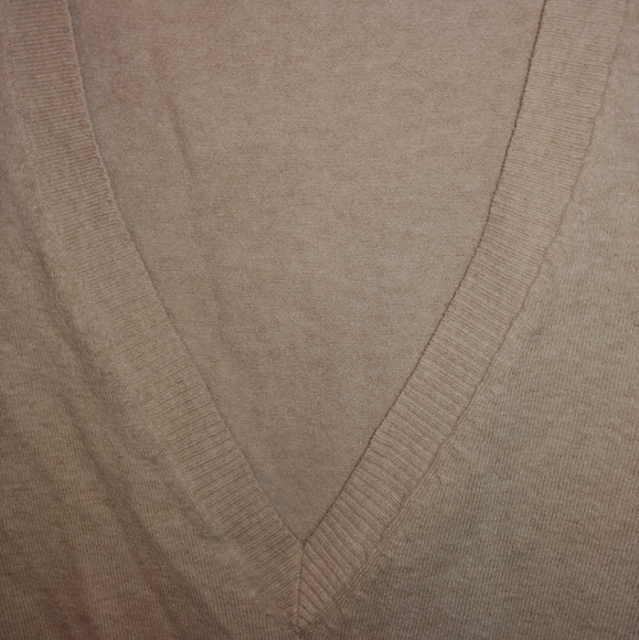 Urban Behavior Low Cut Sweater Vest Top - Picture 6 of 7